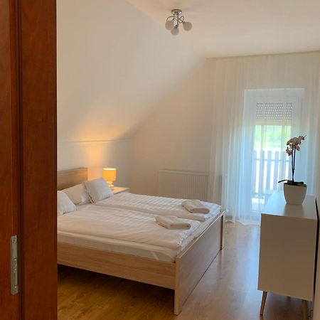 Feher Orchidea Apartman Egerszalók Buitenkant foto